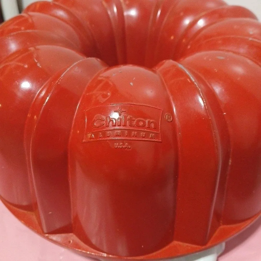 Vintage Red Heavy Duty Bundt Cake Pan Chilton Aluminum Products USA Baking